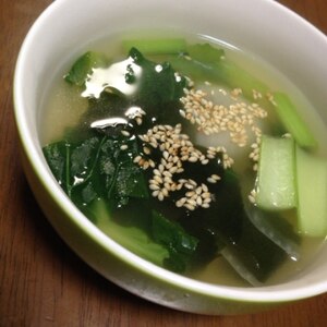 小松菜とワカメと玉ねぎのスープ